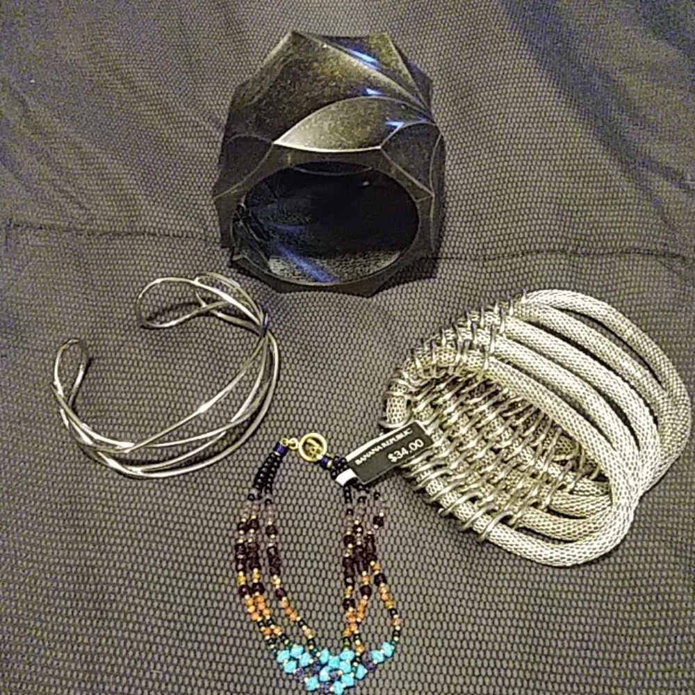 Random braclets - Picture 3 of 4